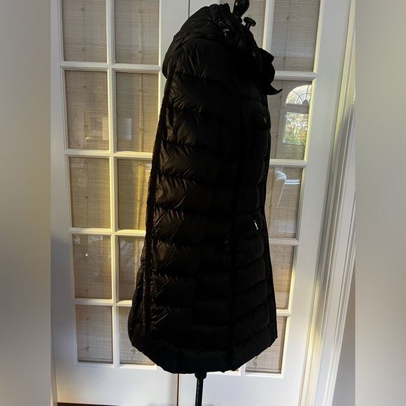 New Moncler Hirma Women's Elegant Black Puffer Jacket - Picture 11 of 15